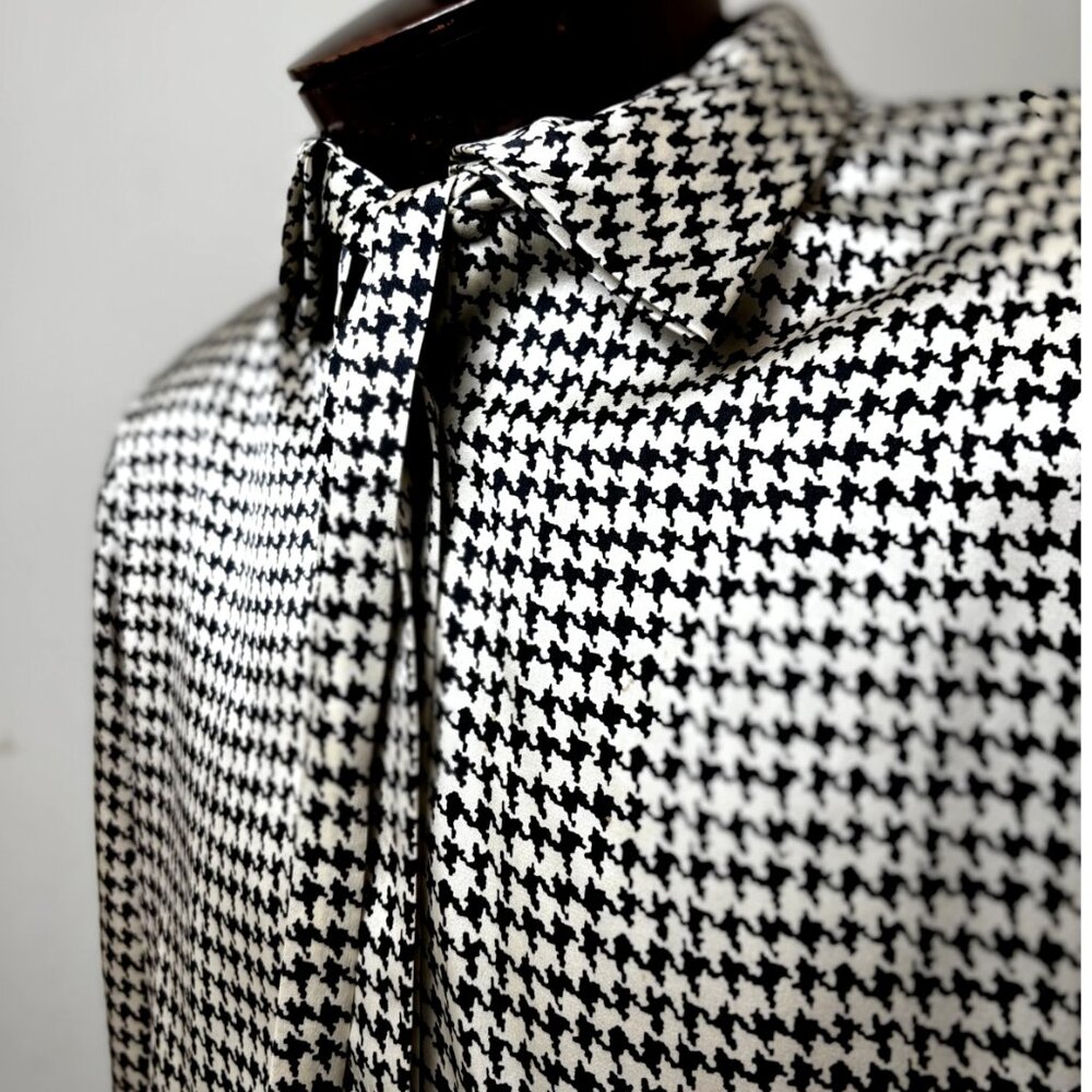 Mary Ann Restivo 100% Silk Size 12 Women's Collared w/Tie Long Sleeve Top Blouse